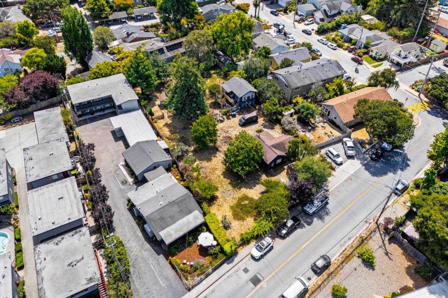 Detail Gallery Image 6 of 36 For 1430 Merrill St, Santa Cruz,  CA 95062 - – Beds | – Baths