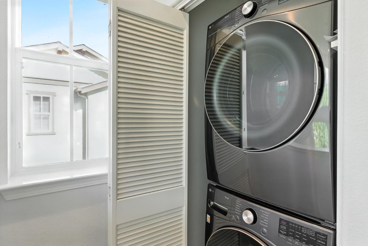 Detail Gallery Image 23 of 39 For 211 Peppermint Tree Ter #1,  Sunnyvale,  CA 94086 - 3 Beds | 3/1 Baths