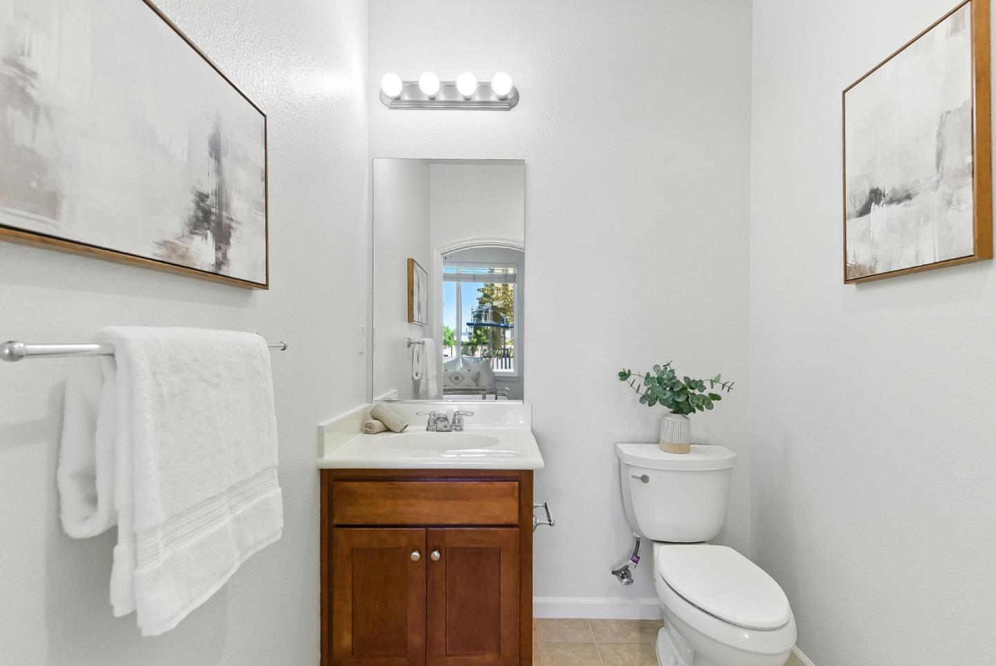 Detail Gallery Image 26 of 39 For 211 Peppermint Tree Ter #1,  Sunnyvale,  CA 94086 - 3 Beds | 3/1 Baths