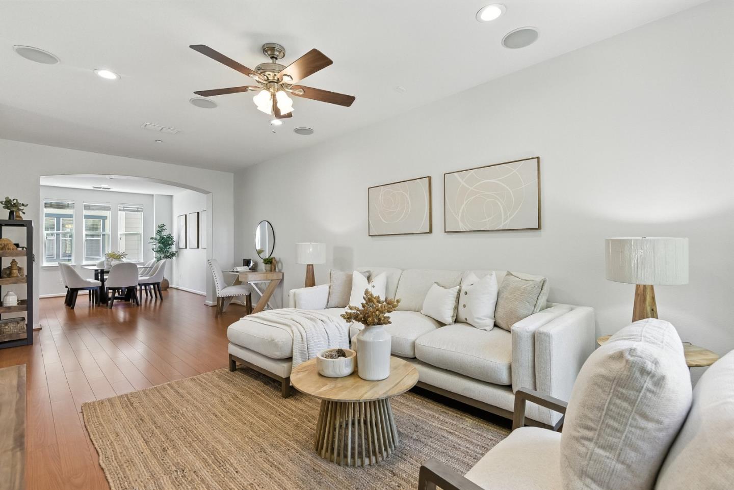 Detail Gallery Image 6 of 39 For 211 Peppermint Tree Ter #1,  Sunnyvale,  CA 94086 - 3 Beds | 3/1 Baths