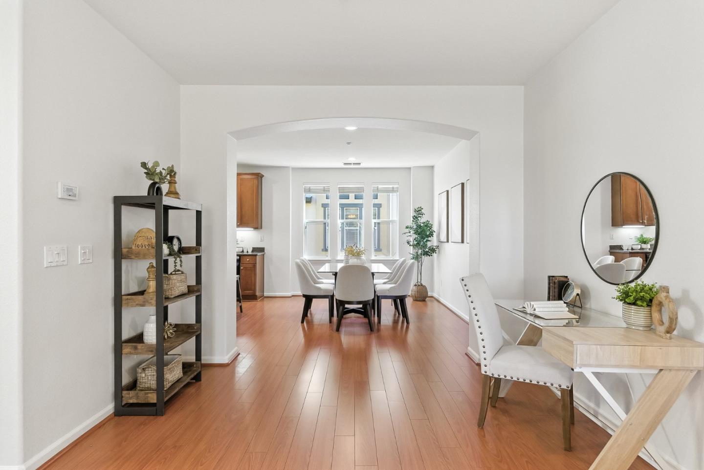 Detail Gallery Image 9 of 39 For 211 Peppermint Tree Ter #1,  Sunnyvale,  CA 94086 - 3 Beds | 3/1 Baths
