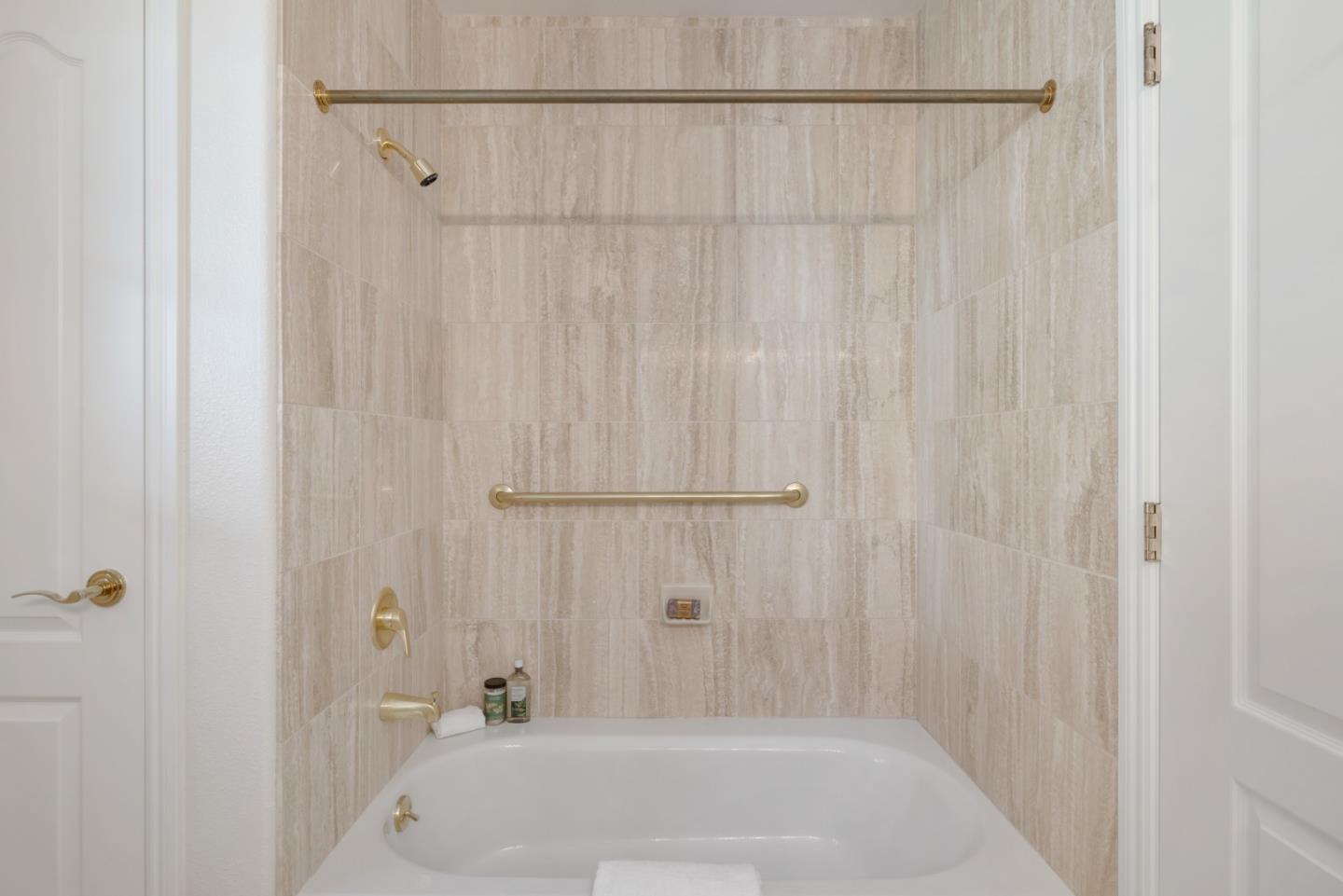 Detail Gallery Image 21 of 32 For 1 W Edith Ave #B208,  Los Altos,  CA 94022 - 3 Beds | 2 Baths