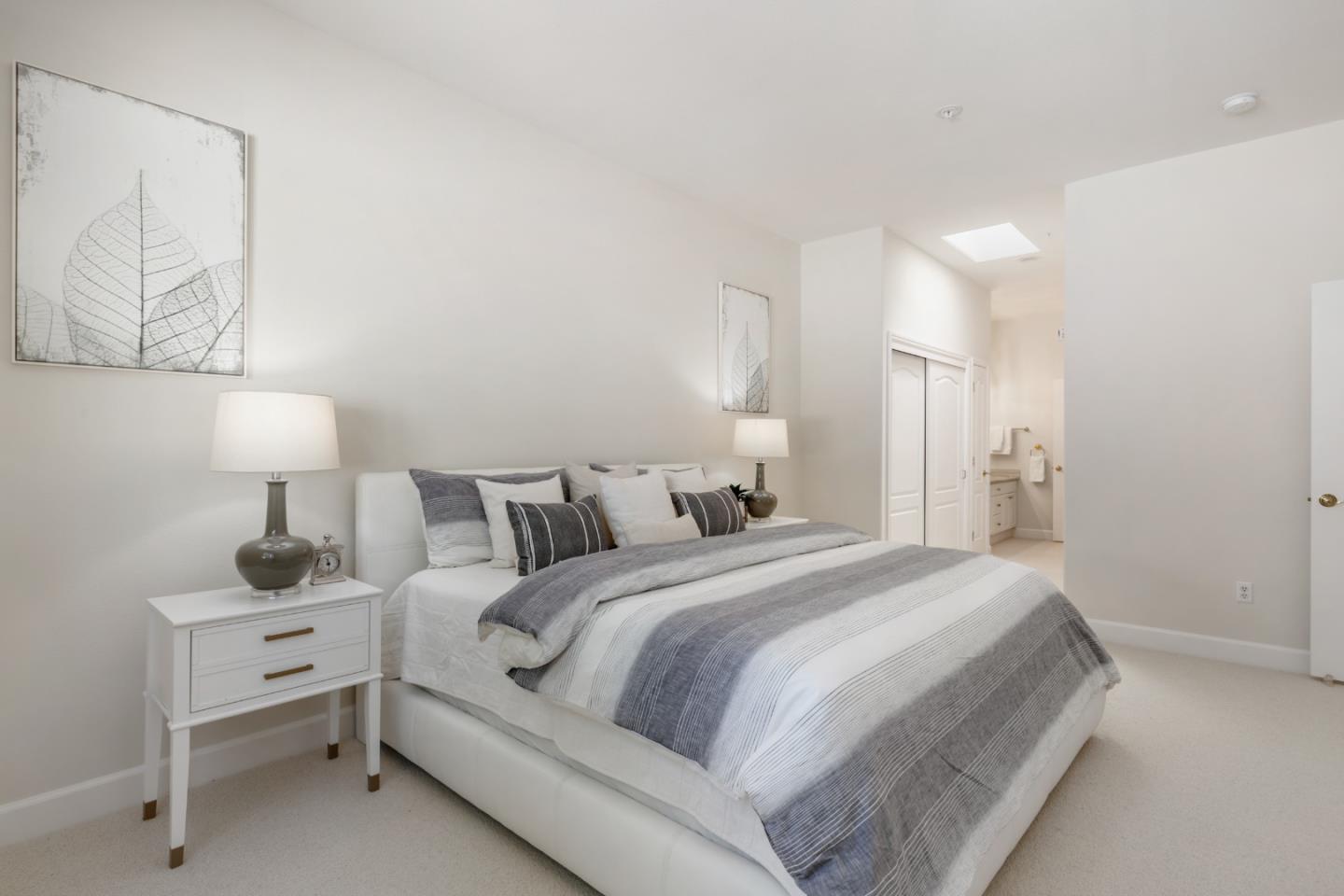 Detail Gallery Image 24 of 32 For 1 W Edith Ave #B208,  Los Altos,  CA 94022 - 3 Beds | 2 Baths