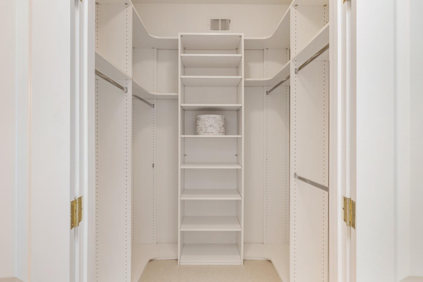Detail Gallery Image 25 of 32 For 1 W Edith Ave #B208,  Los Altos,  CA 94022 - 3 Beds | 2 Baths