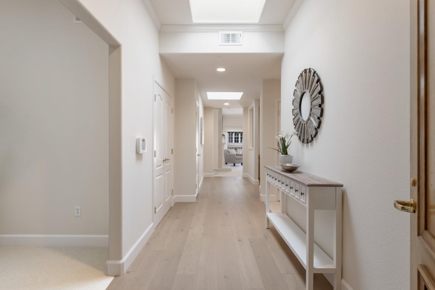 Detail Gallery Image 4 of 32 For 1 W Edith Ave #B208,  Los Altos,  CA 94022 - 3 Beds | 2 Baths