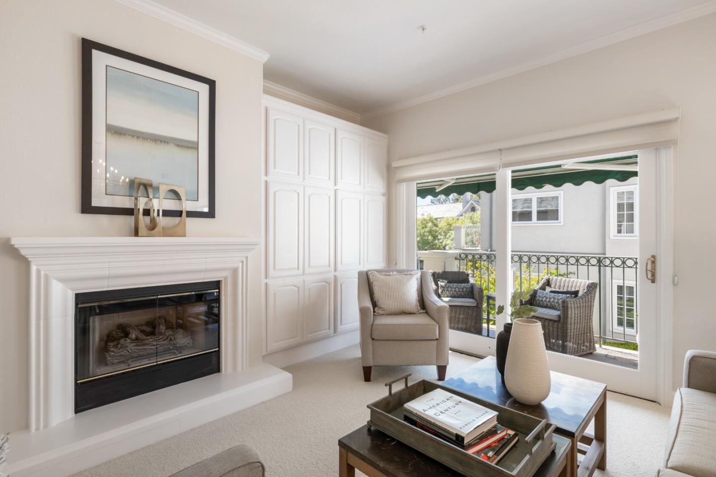 Detail Gallery Image 6 of 32 For 1 W Edith Ave #B208,  Los Altos,  CA 94022 - 3 Beds | 2 Baths