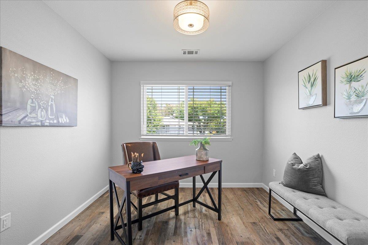 Detail Gallery Image 10 of 16 For 1343 Scossa Ave #4,  San Jose,  CA 95118 - 2 Beds | 1 Baths