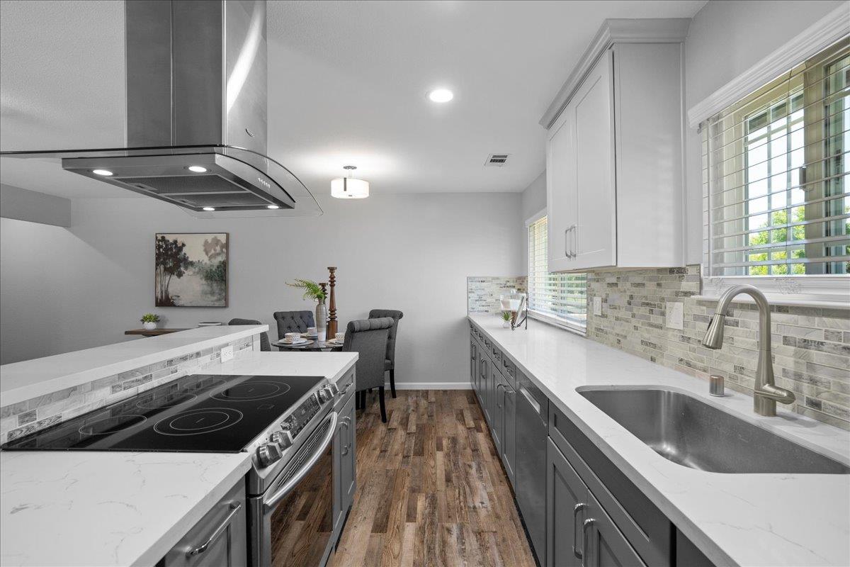 Detail Gallery Image 5 of 16 For 1343 Scossa Ave #4,  San Jose,  CA 95118 - 2 Beds | 1 Baths