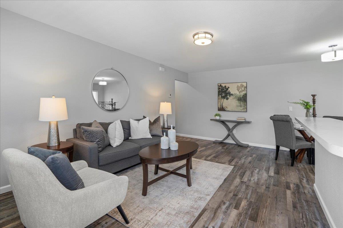 Detail Gallery Image 7 of 16 For 1343 Scossa Ave #4,  San Jose,  CA 95118 - 2 Beds | 1 Baths