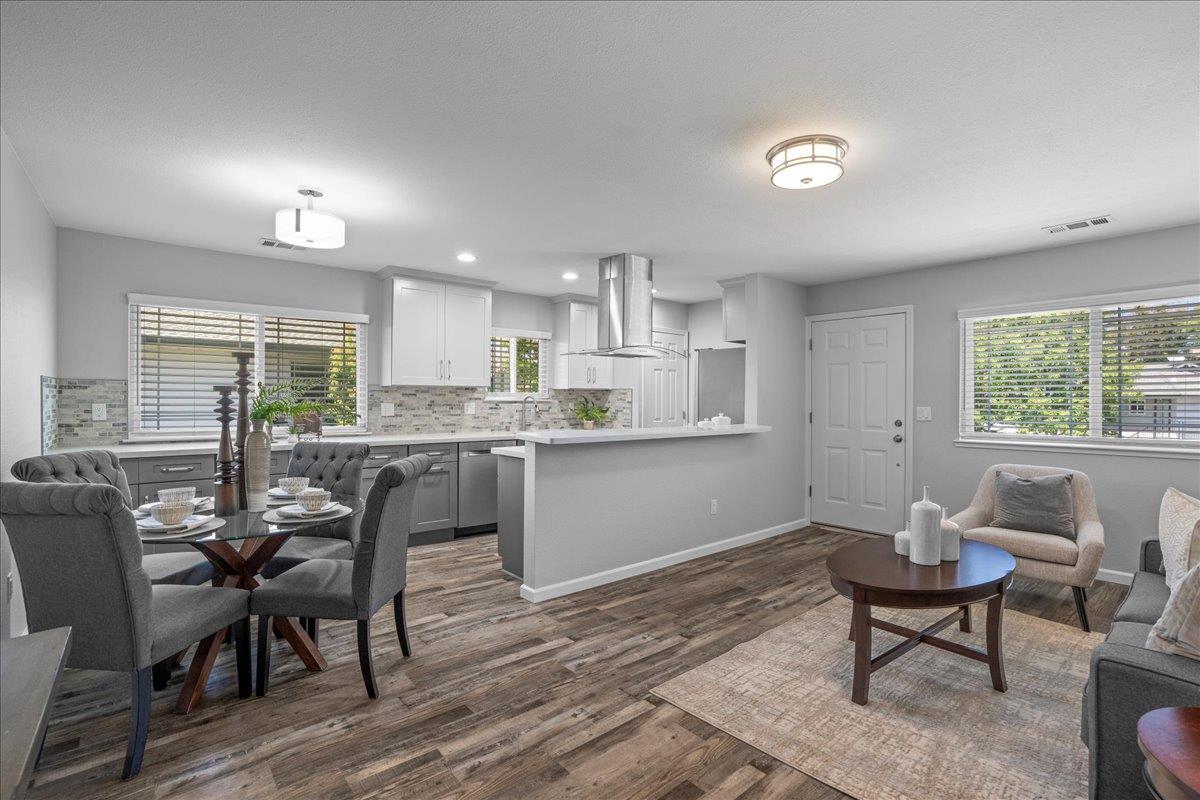 Detail Gallery Image 8 of 16 For 1343 Scossa Ave #4,  San Jose,  CA 95118 - 2 Beds | 1 Baths