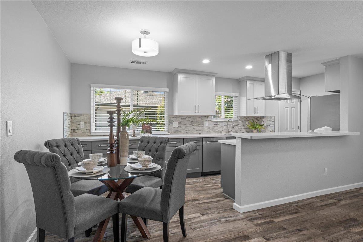 Detail Gallery Image 9 of 16 For 1343 Scossa Ave #4,  San Jose,  CA 95118 - 2 Beds | 1 Baths