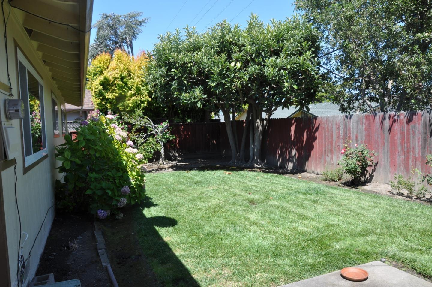 Detail Gallery Image 14 of 15 For 774 San Lucas Ave, Mountain View,  CA 94043 - 4 Beds | 2 Baths