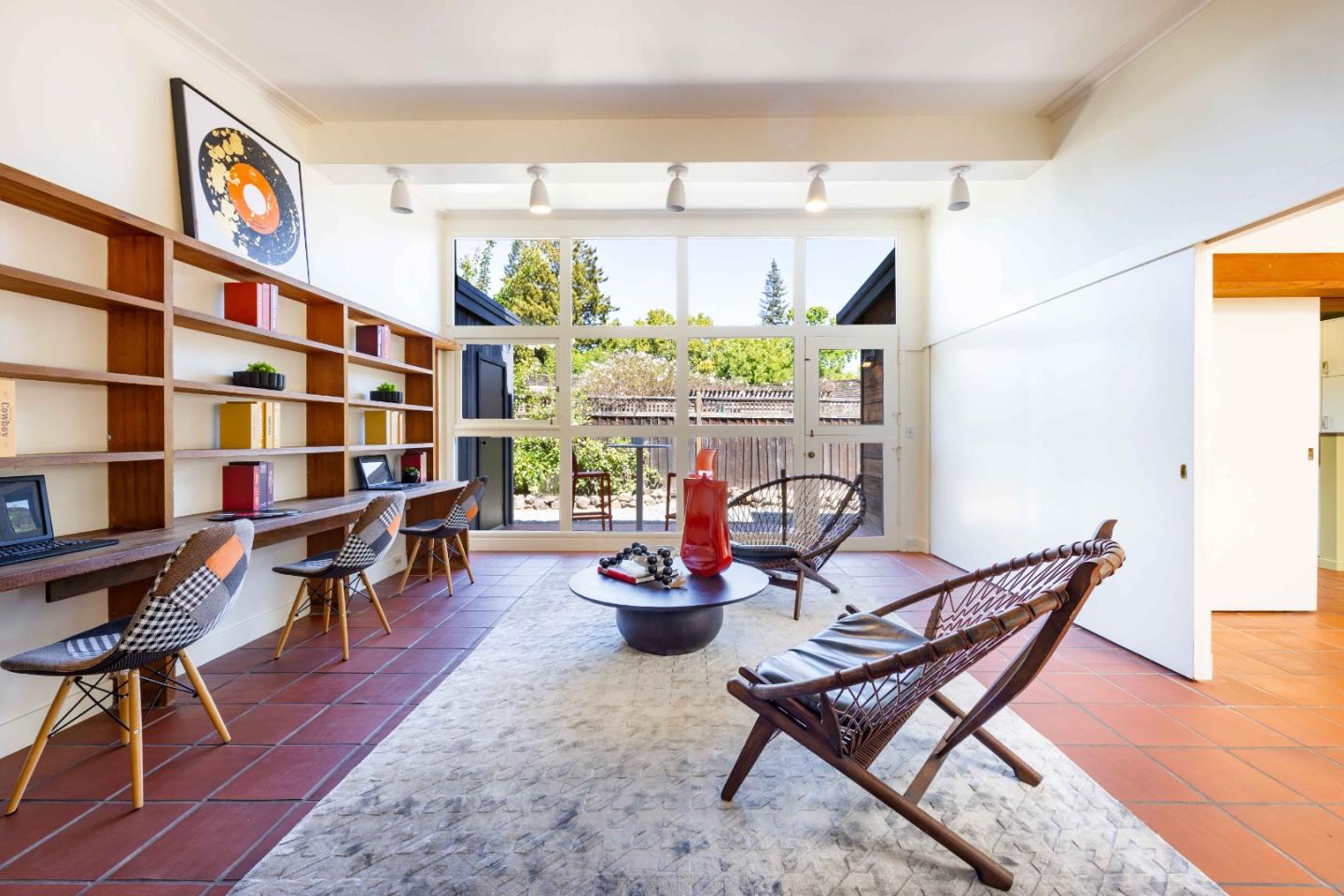 Detail Gallery Image 7 of 32 For 876 Southampton Dr, Palo Alto,  CA 94303 - 3 Beds | 2/1 Baths