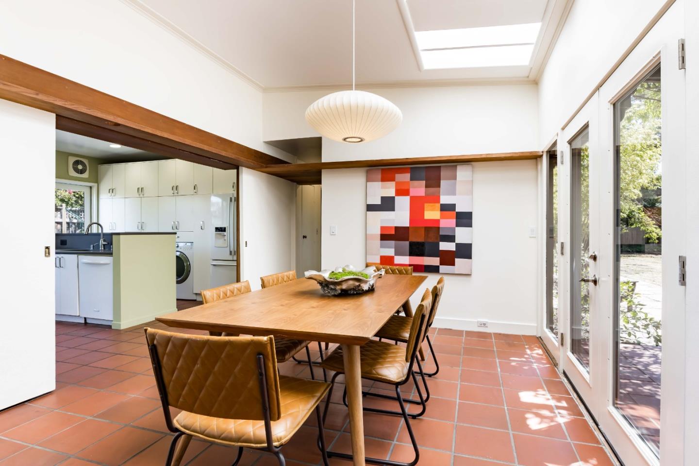 Detail Gallery Image 9 of 32 For 876 Southampton Dr, Palo Alto,  CA 94303 - 3 Beds | 2/1 Baths