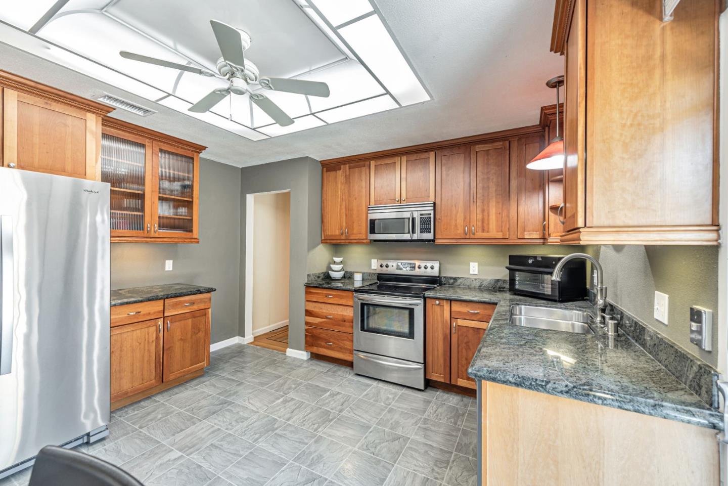 Detail Gallery Image 5 of 18 For 14214 Lucian Ave, San Jose,  CA 95127 - 3 Beds | 1 Baths