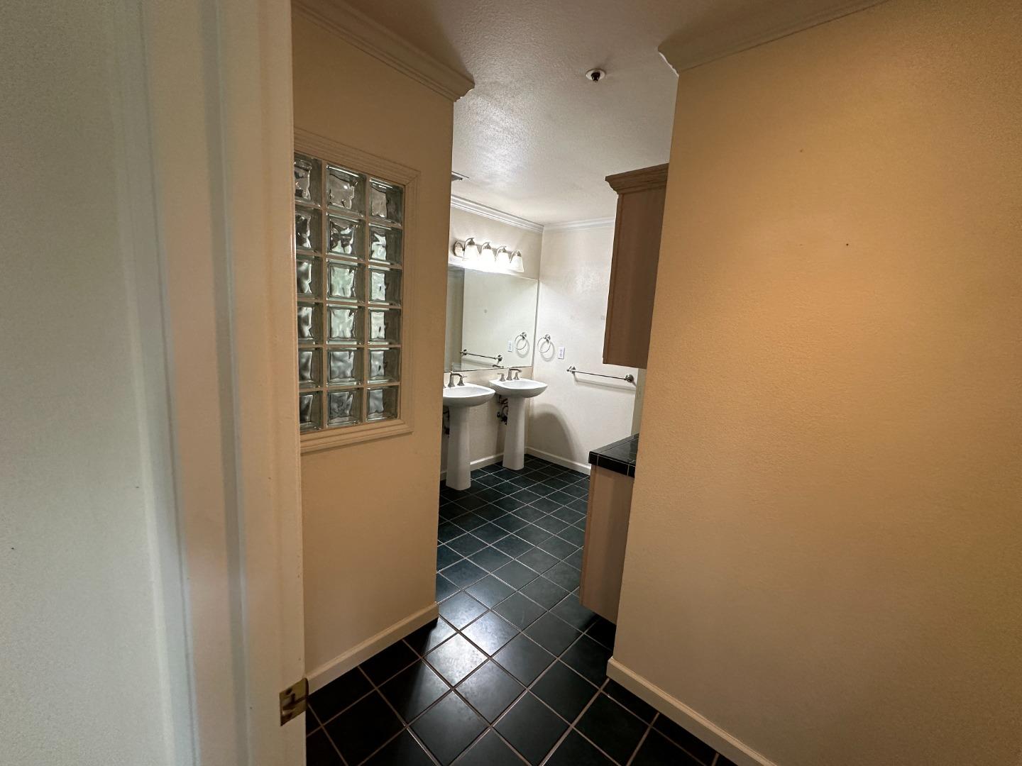 Detail Gallery Image 8 of 22 For 25060 Soquel San Jose Rd, Los Gatos,  CA 95033 - 3 Beds | 2/1 Baths