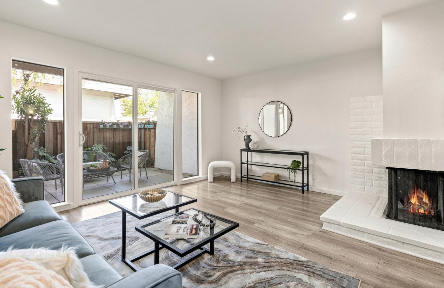 Detail Gallery Image 4 of 32 For 10359 Mary Ave, Cupertino,  CA 95014 - 2 Beds | 1/1 Baths