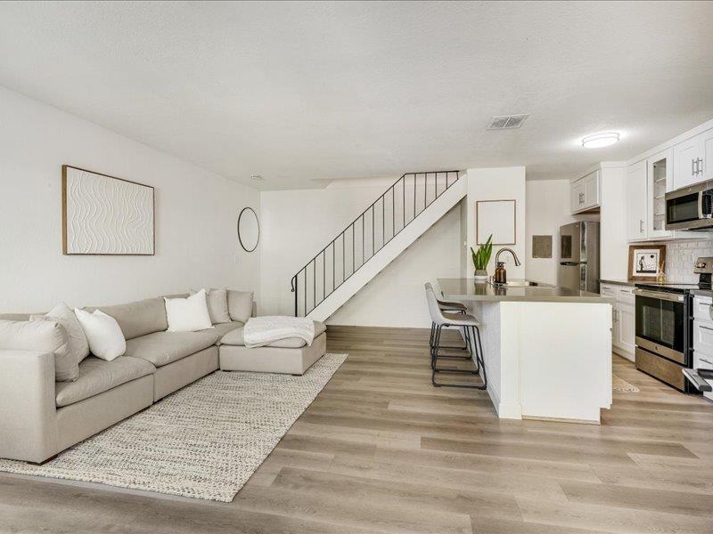 Detail Gallery Image 4 of 25 For 4475 Diamond St #3,  Capitola,  CA 95010 - 2 Beds | 1 Baths
