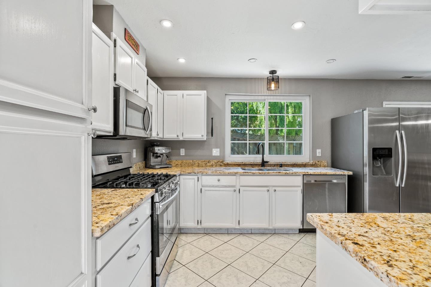 Detail Gallery Image 11 of 54 For 3607 Paper Mill Rd, Soquel,  CA 95073 - 4 Beds | 3 Baths