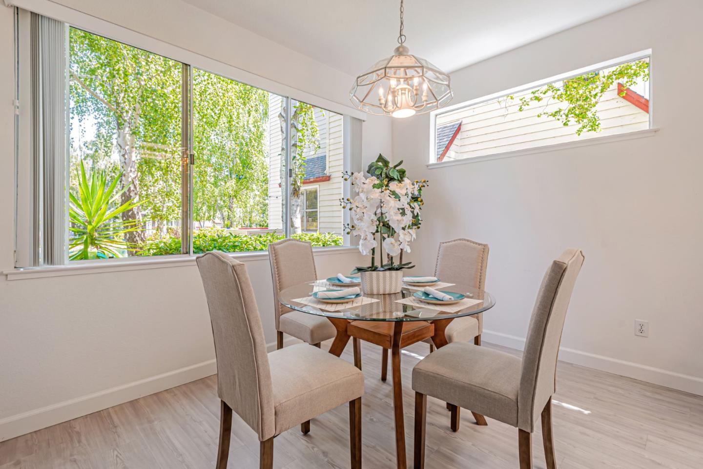Detail Gallery Image 15 of 40 For 1403 Chelsea Way, Redwood City,  CA 94061 - 2 Beds | 2 Baths