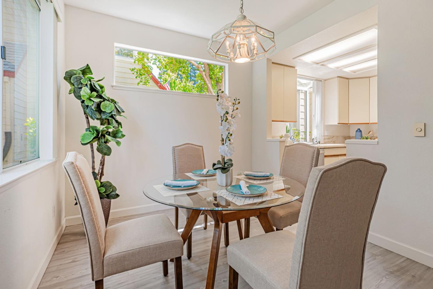 Detail Gallery Image 16 of 40 For 1403 Chelsea Way, Redwood City,  CA 94061 - 2 Beds | 2 Baths