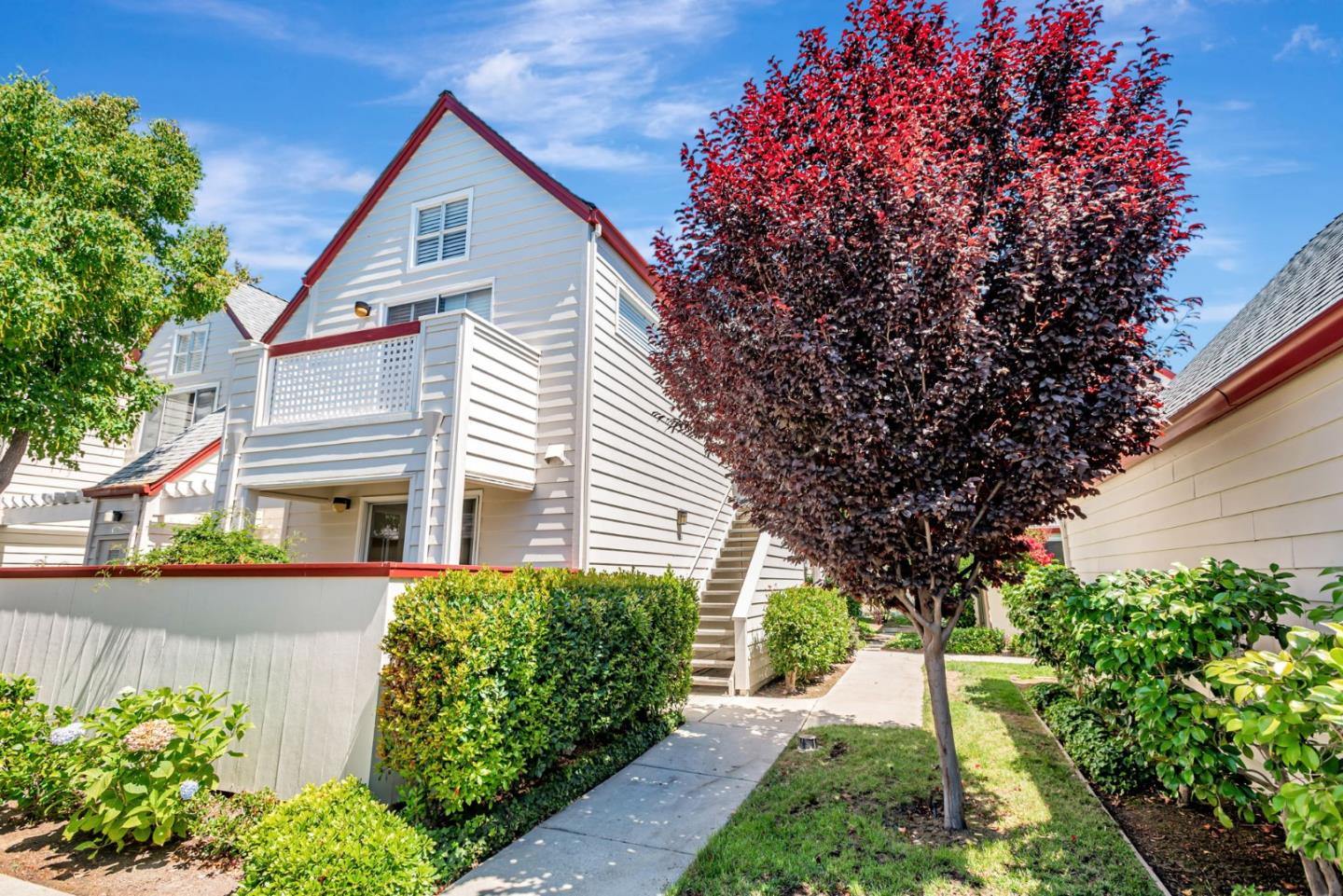 Detail Gallery Image 2 of 40 For 1403 Chelsea Way, Redwood City,  CA 94061 - 2 Beds | 2 Baths