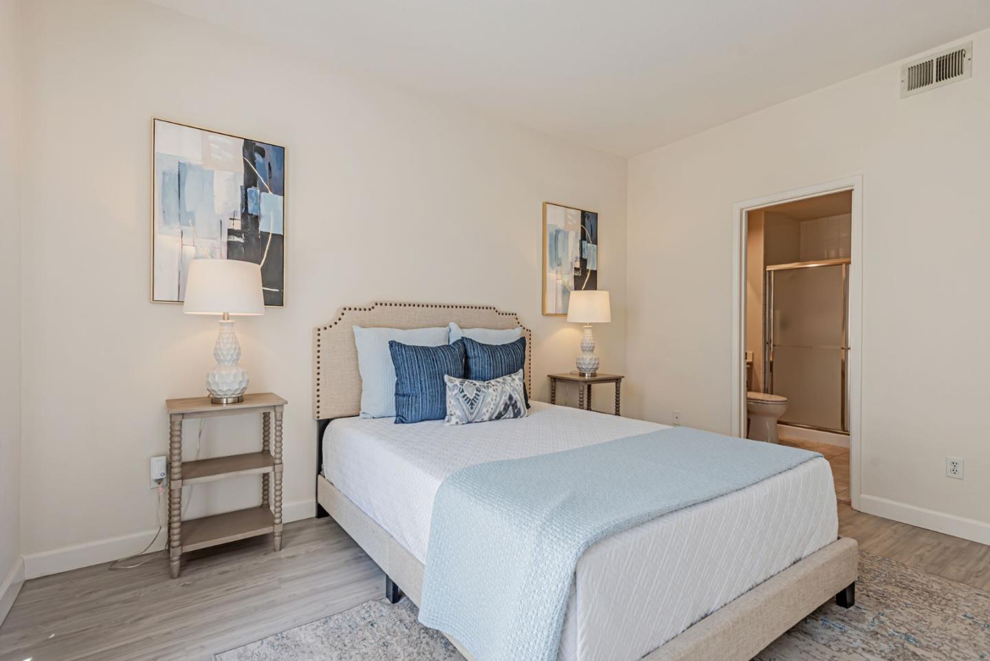 Detail Gallery Image 23 of 40 For 1403 Chelsea Way, Redwood City,  CA 94061 - 2 Beds | 2 Baths
