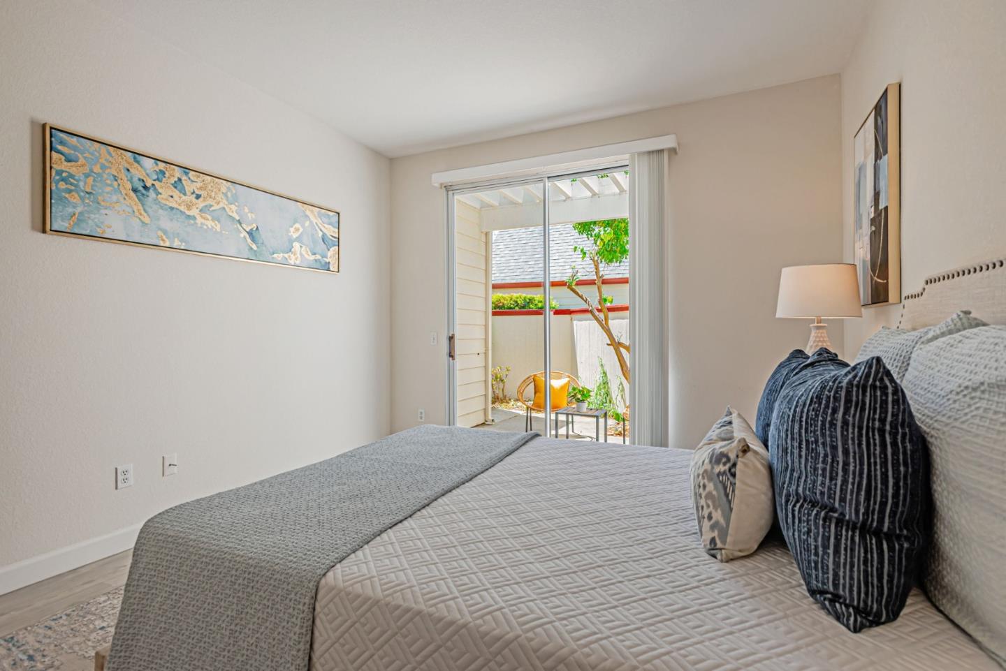 Detail Gallery Image 24 of 40 For 1403 Chelsea Way, Redwood City,  CA 94061 - 2 Beds | 2 Baths