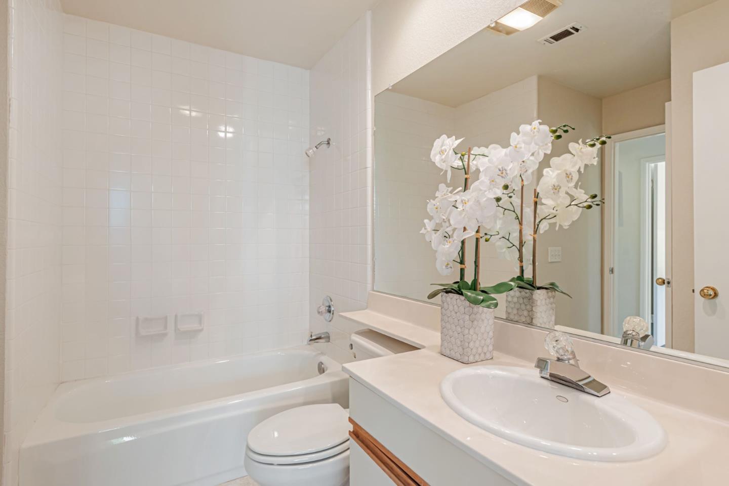Detail Gallery Image 27 of 40 For 1403 Chelsea Way, Redwood City,  CA 94061 - 2 Beds | 2 Baths