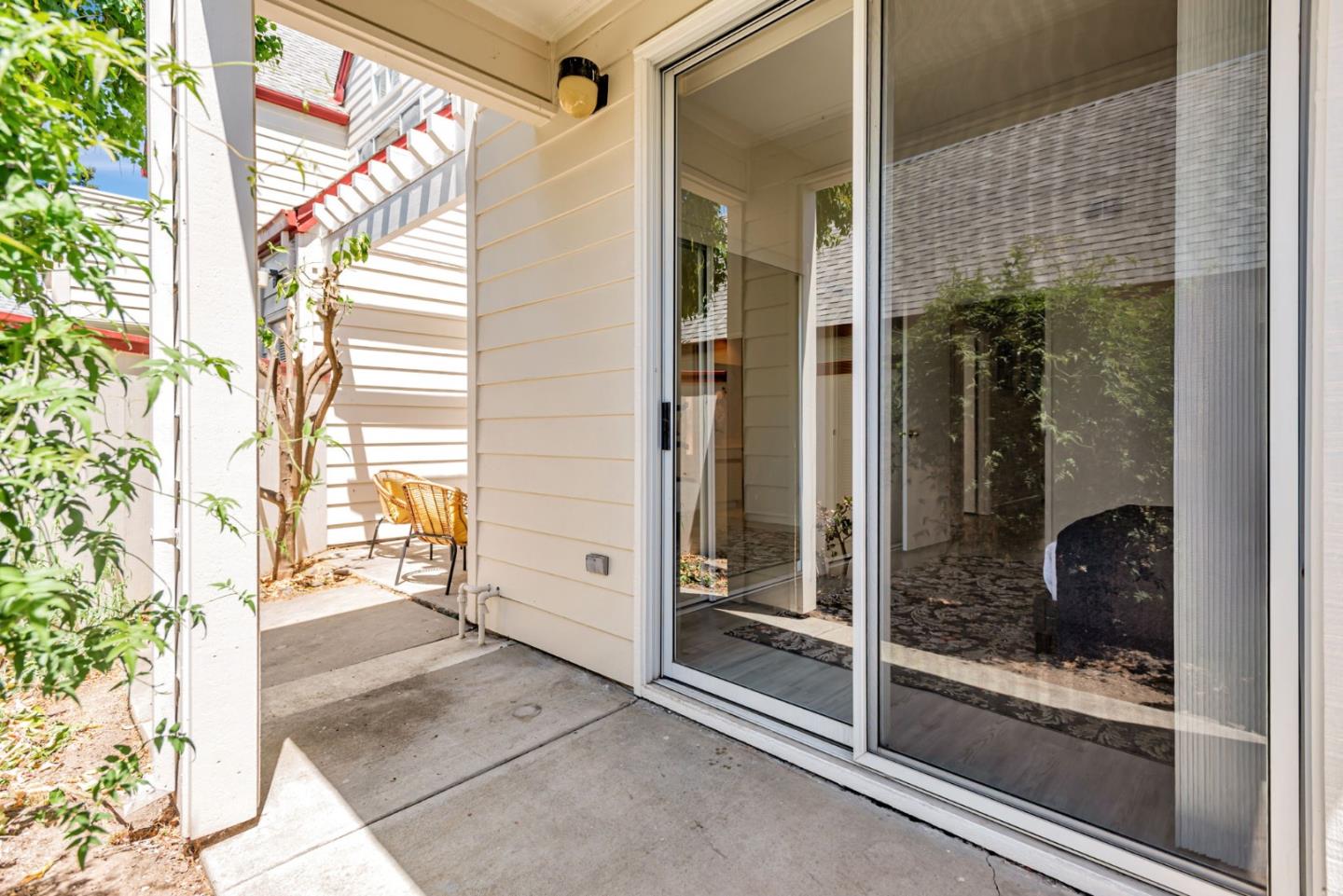 Detail Gallery Image 32 of 40 For 1403 Chelsea Way, Redwood City,  CA 94061 - 2 Beds | 2 Baths
