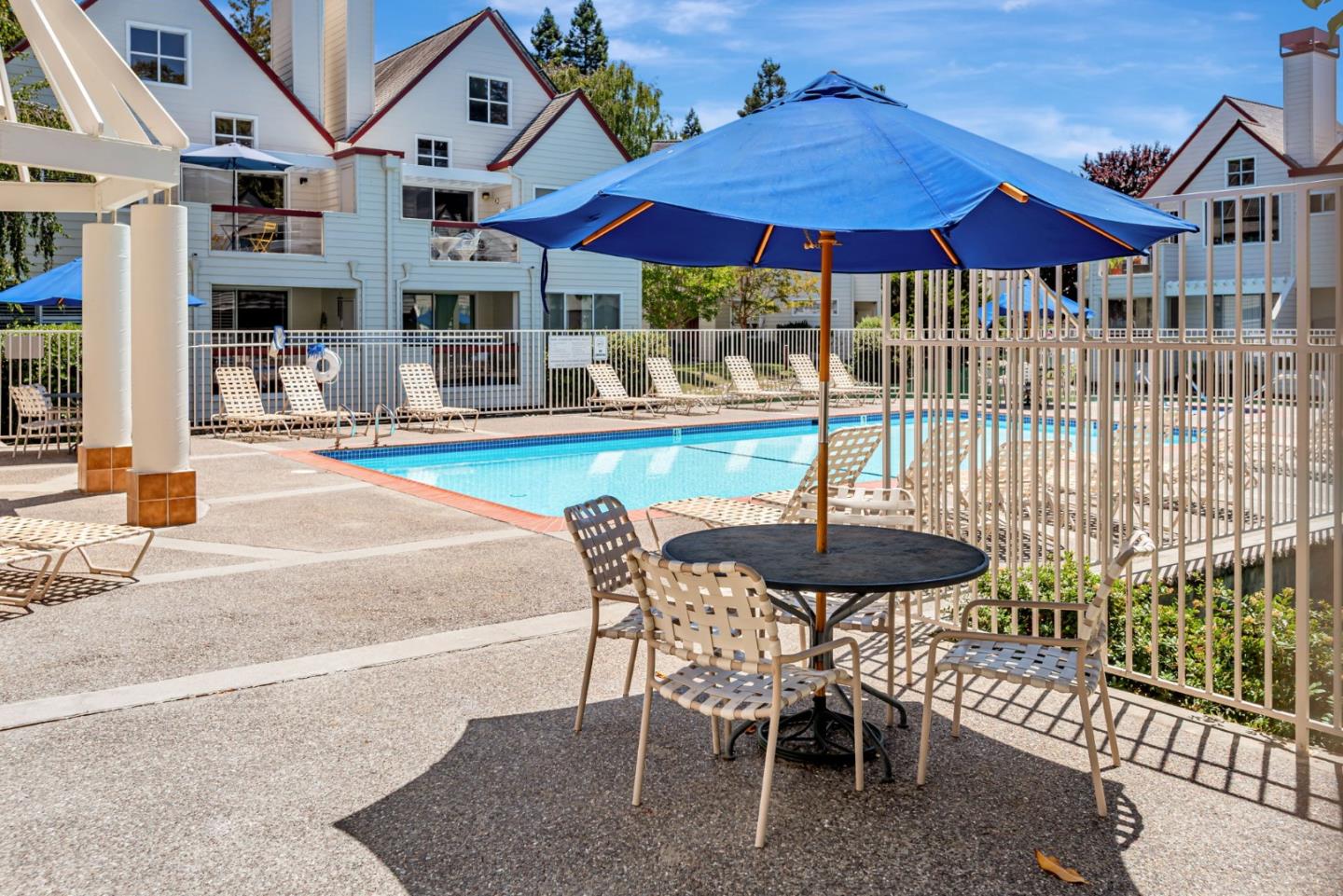 Detail Gallery Image 37 of 40 For 1403 Chelsea Way, Redwood City,  CA 94061 - 2 Beds | 2 Baths