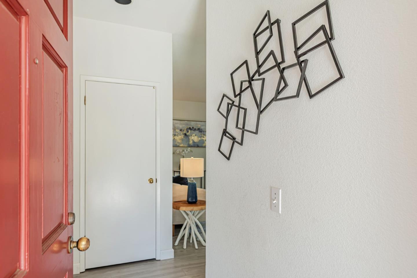 Detail Gallery Image 4 of 40 For 1403 Chelsea Way, Redwood City,  CA 94061 - 2 Beds | 2 Baths