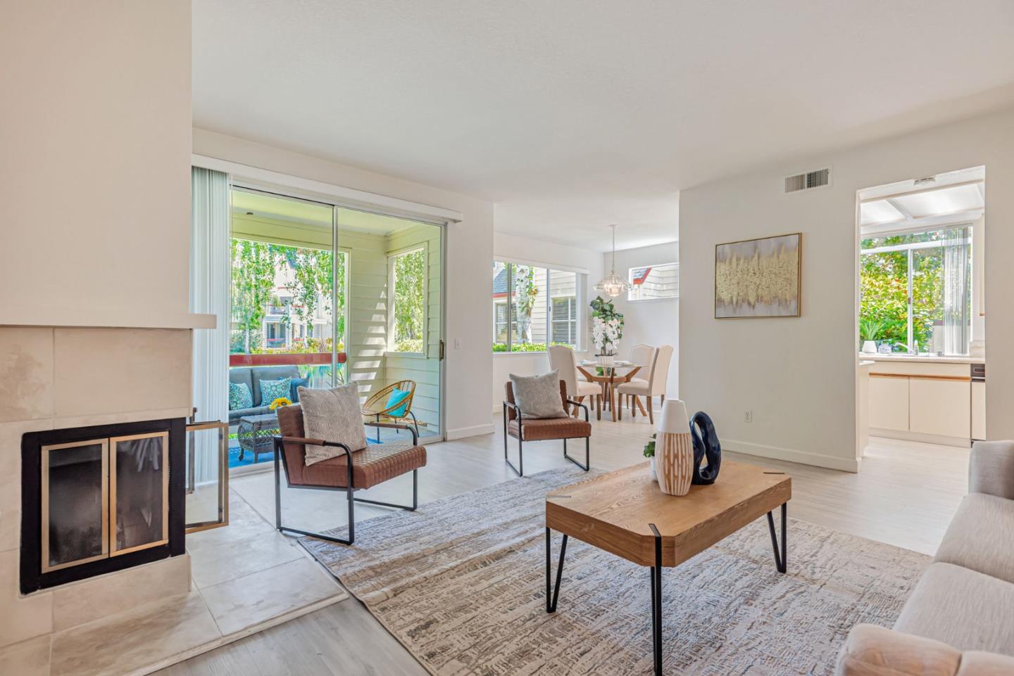 Detail Gallery Image 9 of 40 For 1403 Chelsea Way, Redwood City,  CA 94061 - 2 Beds | 2 Baths