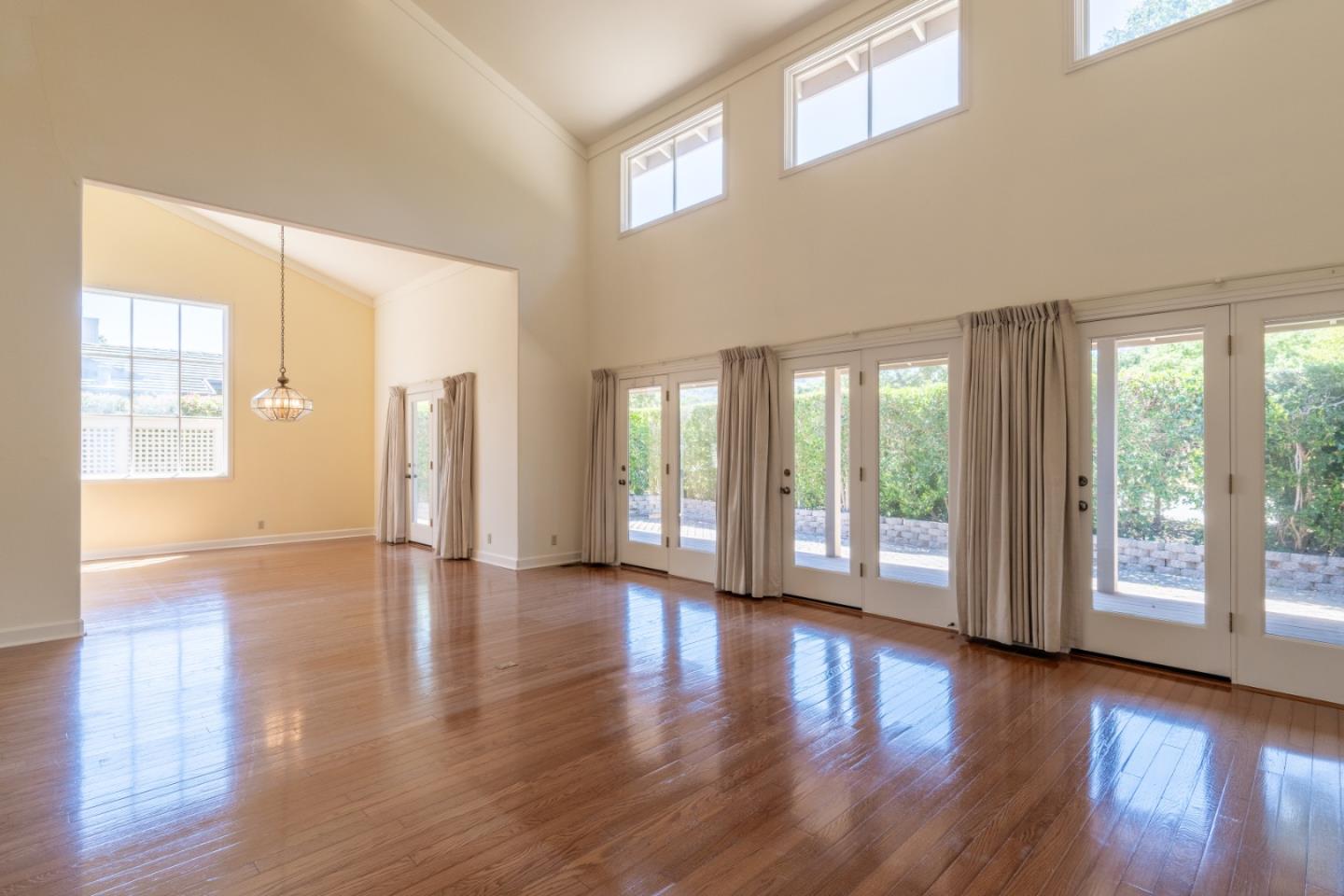 Detail Gallery Image 3 of 21 For 25387 Markham Ln, Salinas,  CA 93908 - 3 Beds | 2/1 Baths