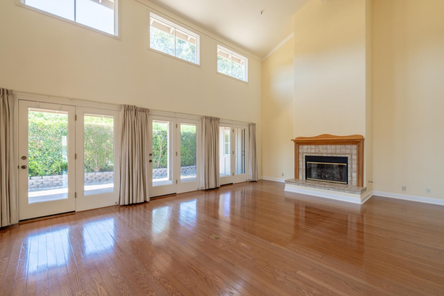 Detail Gallery Image 4 of 21 For 25387 Markham Ln, Salinas,  CA 93908 - 3 Beds | 2/1 Baths