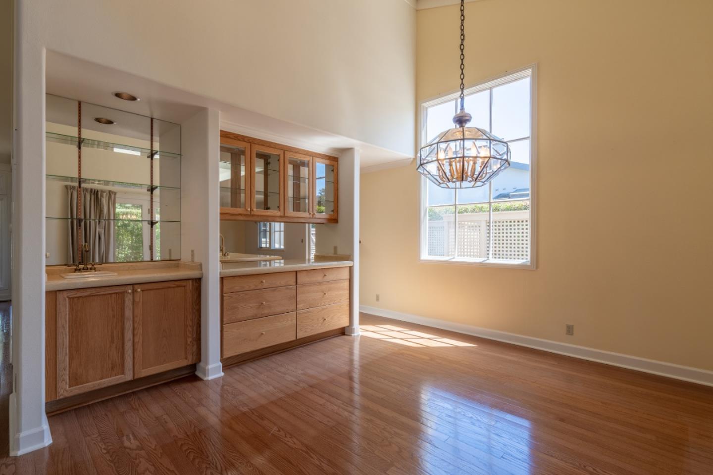 Detail Gallery Image 6 of 21 For 25387 Markham Ln, Salinas,  CA 93908 - 3 Beds | 2/1 Baths