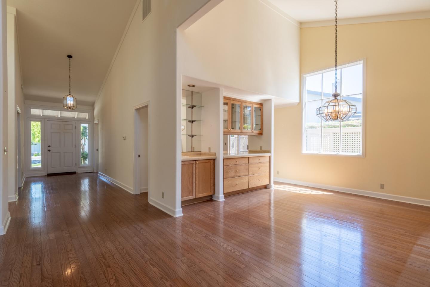 Detail Gallery Image 7 of 21 For 25387 Markham Ln, Salinas,  CA 93908 - 3 Beds | 2/1 Baths