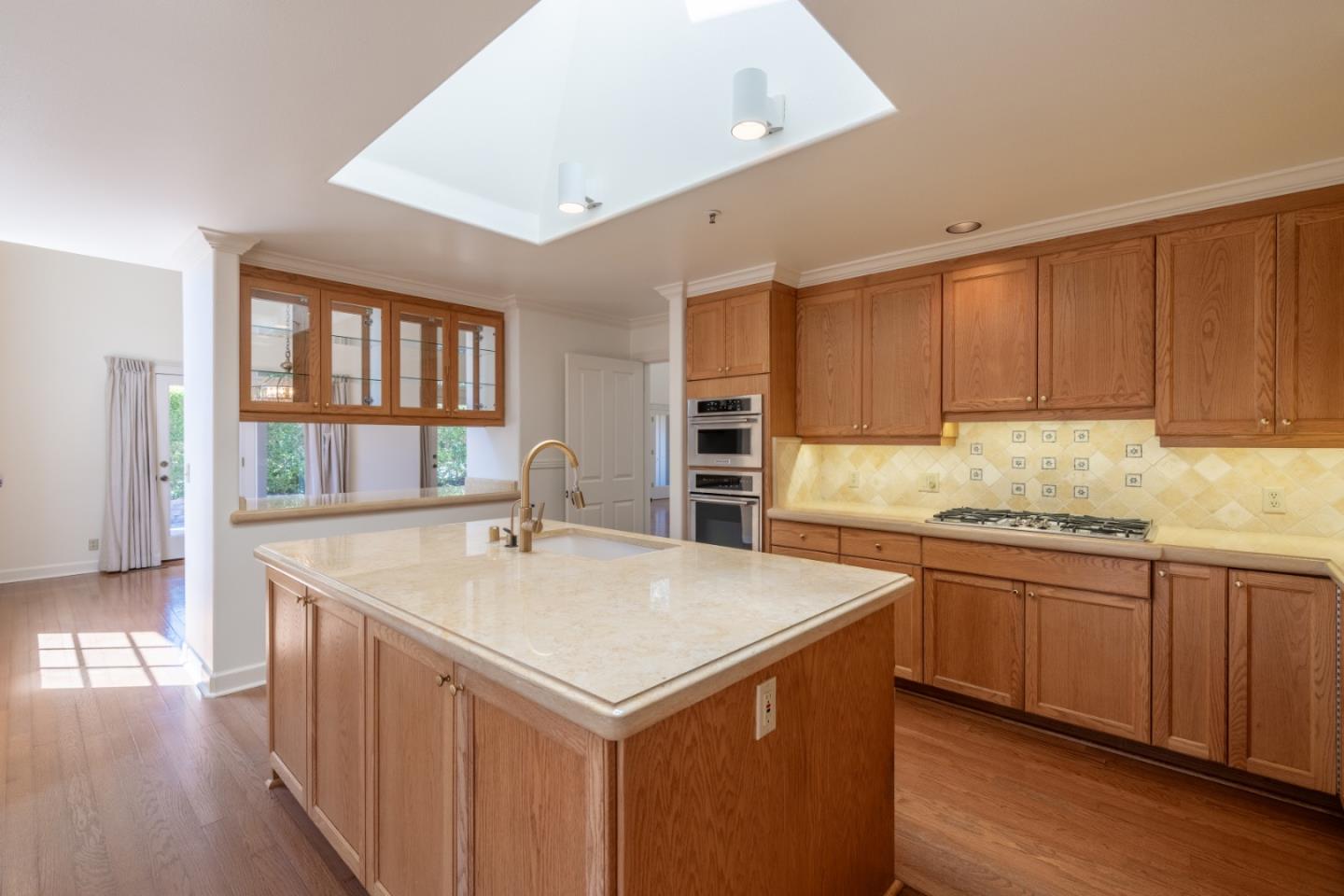 Detail Gallery Image 8 of 21 For 25387 Markham Ln, Salinas,  CA 93908 - 3 Beds | 2/1 Baths