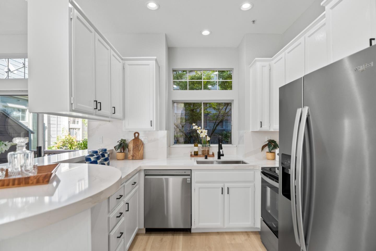 Detail Gallery Image 12 of 28 For 979 Pinto Palm Ter #13,  Sunnyvale,  CA 94087 - 2 Beds | 2 Baths