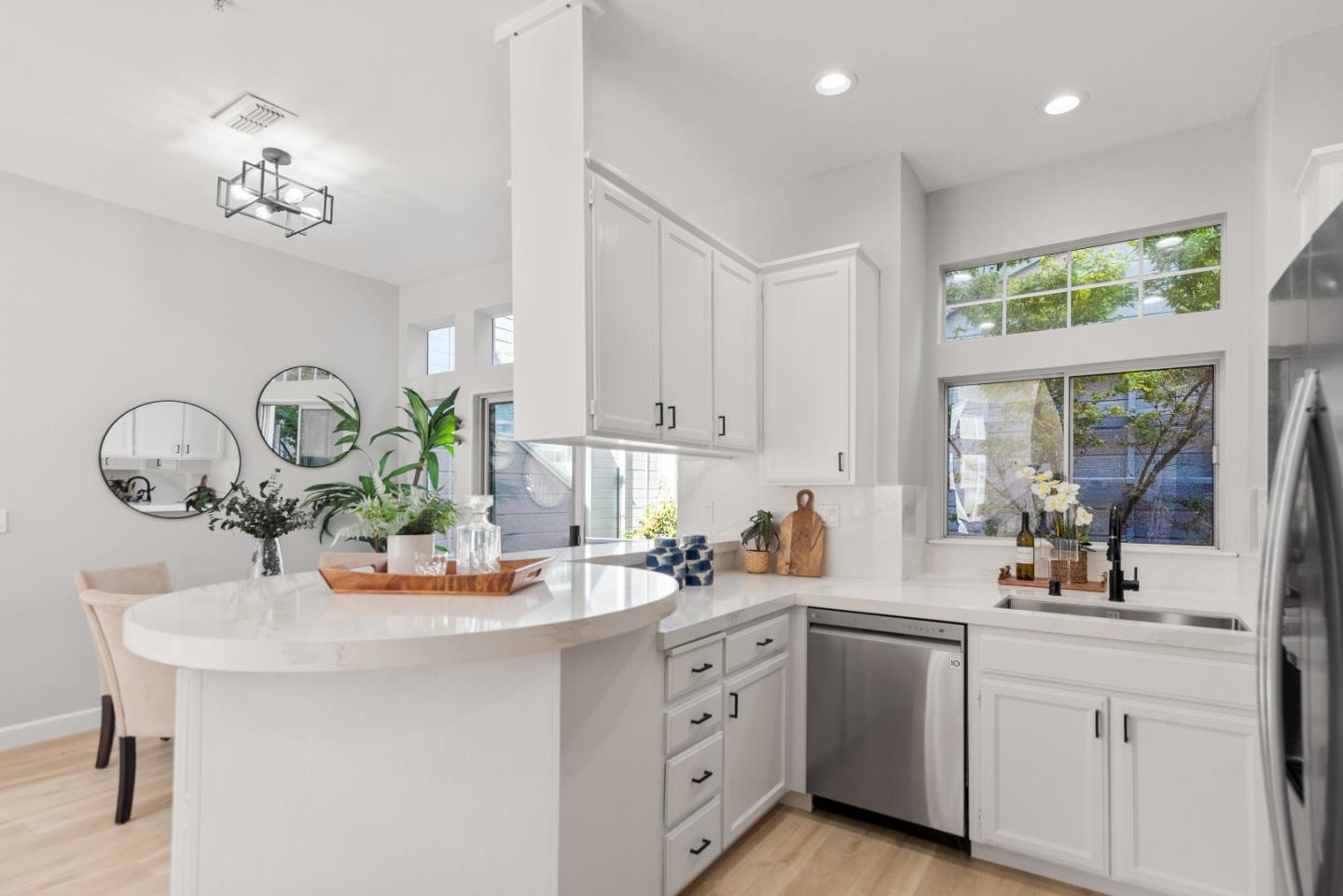 Detail Gallery Image 13 of 28 For 979 Pinto Palm Ter #13,  Sunnyvale,  CA 94087 - 2 Beds | 2 Baths