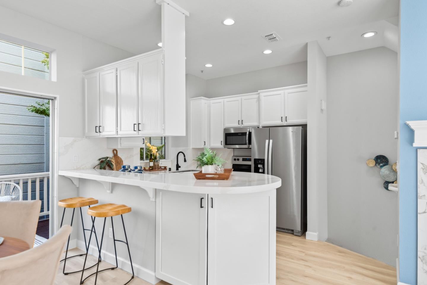 Detail Gallery Image 9 of 28 For 979 Pinto Palm Ter #13,  Sunnyvale,  CA 94087 - 2 Beds | 2 Baths