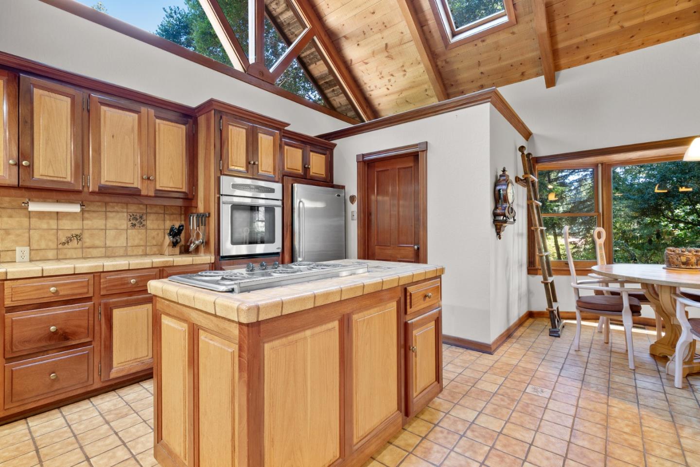 Detail Gallery Image 11 of 94 For 4611 Bonny Doon Rd, Santa Cruz,  CA 95060 - 2 Beds | 2/1 Baths