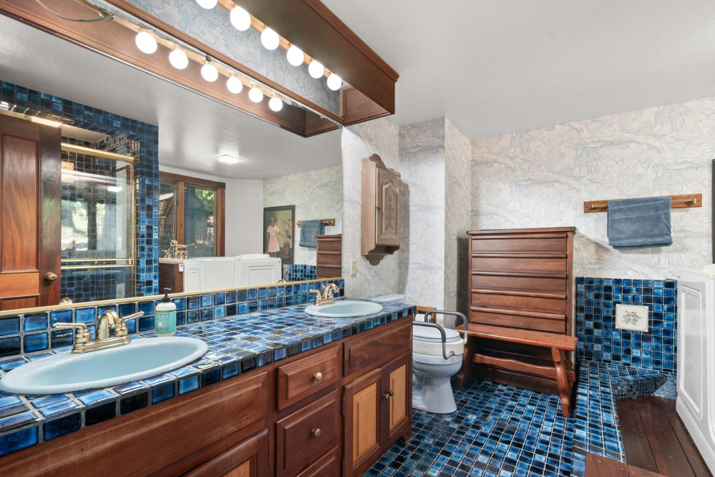 Detail Gallery Image 22 of 94 For 4611 Bonny Doon Rd, Santa Cruz,  CA 95060 - 2 Beds | 2/1 Baths