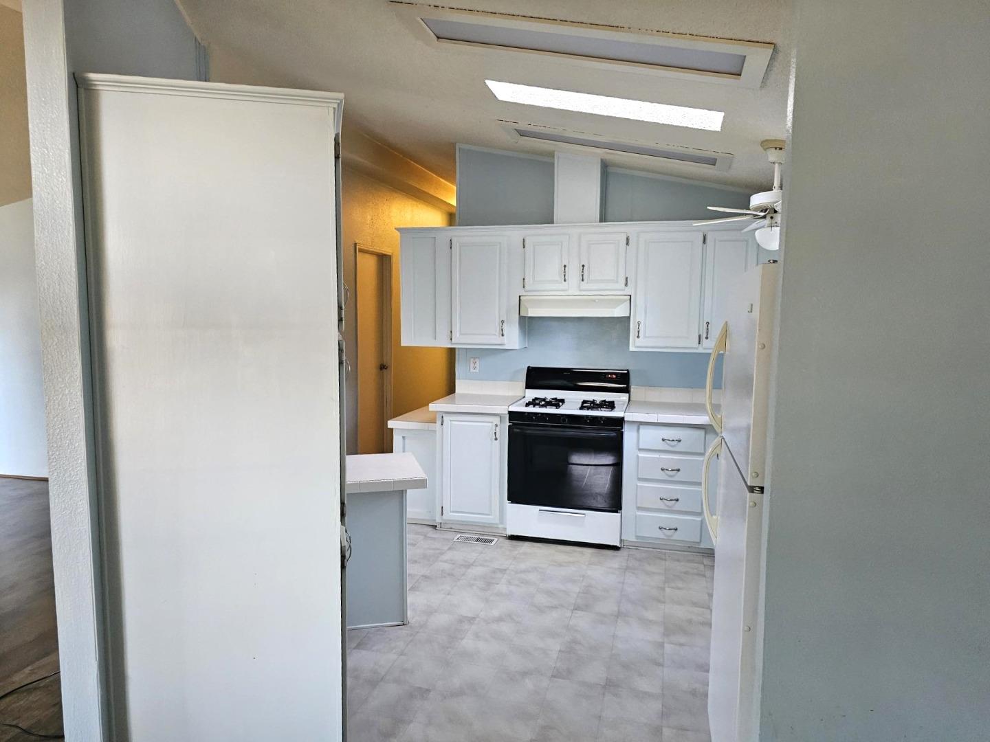 Detail Gallery Image 17 of 23 For 170 Sunset Cir #170,  Vacaville,  CA 95687 - 3 Beds | 2 Baths
