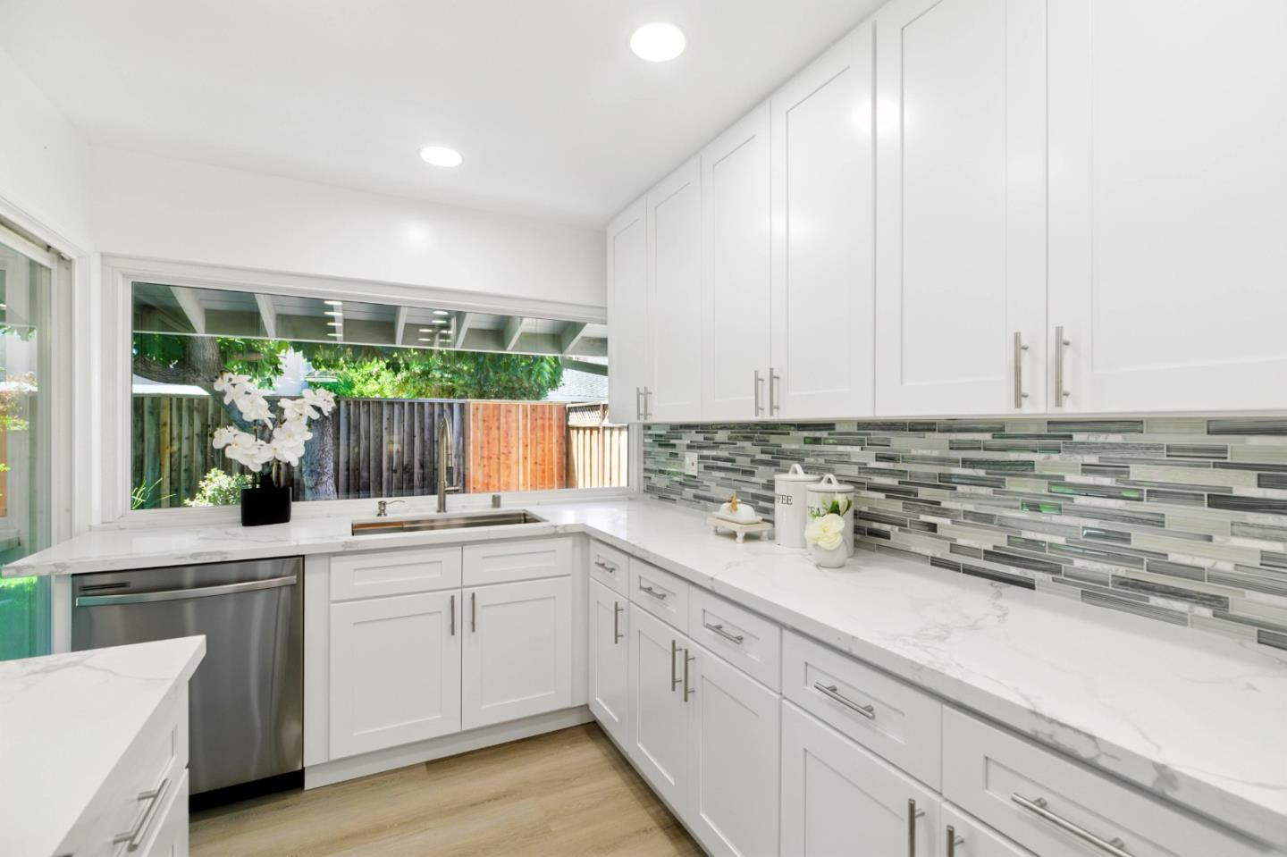 Detail Gallery Image 11 of 33 For 266 El Portal Way, San Jose,  CA 95119 - 4 Beds | 2 Baths