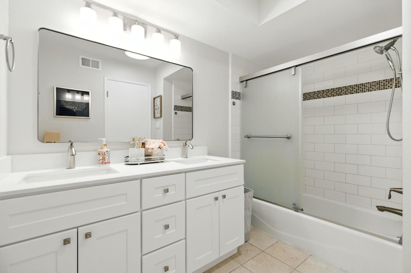 Detail Gallery Image 21 of 33 For 266 El Portal Way, San Jose,  CA 95119 - 4 Beds | 2 Baths