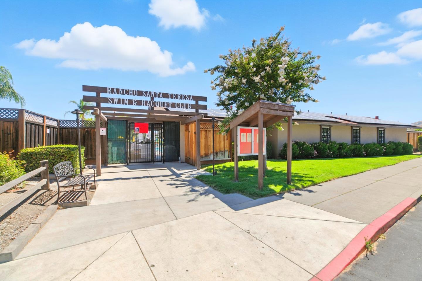 Detail Gallery Image 29 of 33 For 266 El Portal Way, San Jose,  CA 95119 - 4 Beds | 2 Baths