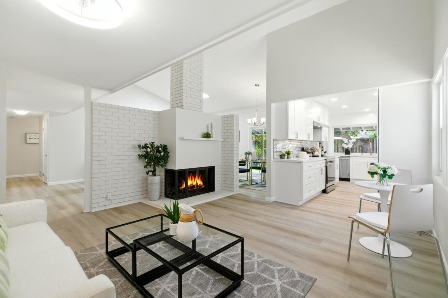 Detail Gallery Image 7 of 33 For 266 El Portal Way, San Jose,  CA 95119 - 4 Beds | 2 Baths