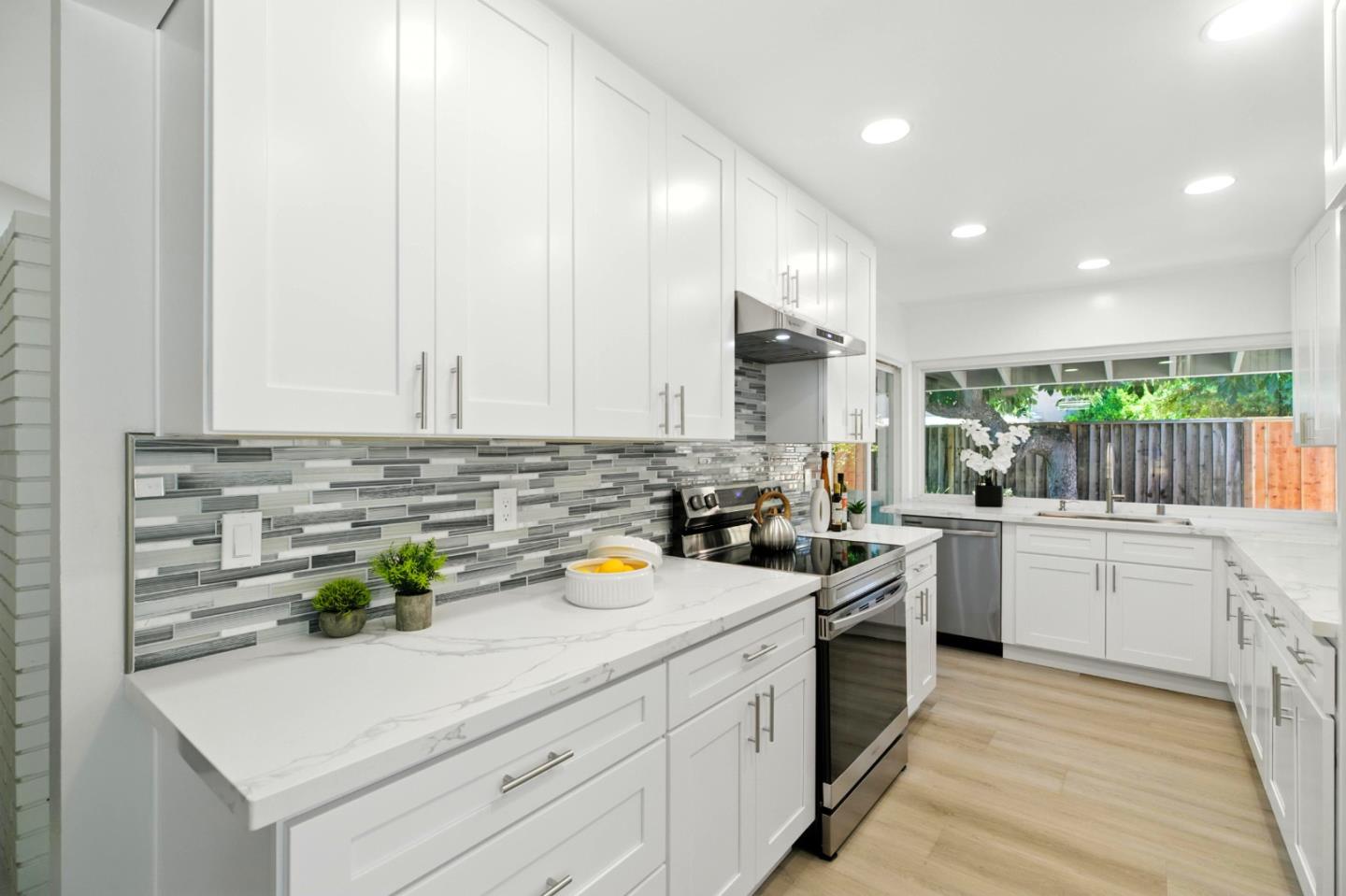 Detail Gallery Image 9 of 33 For 266 El Portal Way, San Jose,  CA 95119 - 4 Beds | 2 Baths
