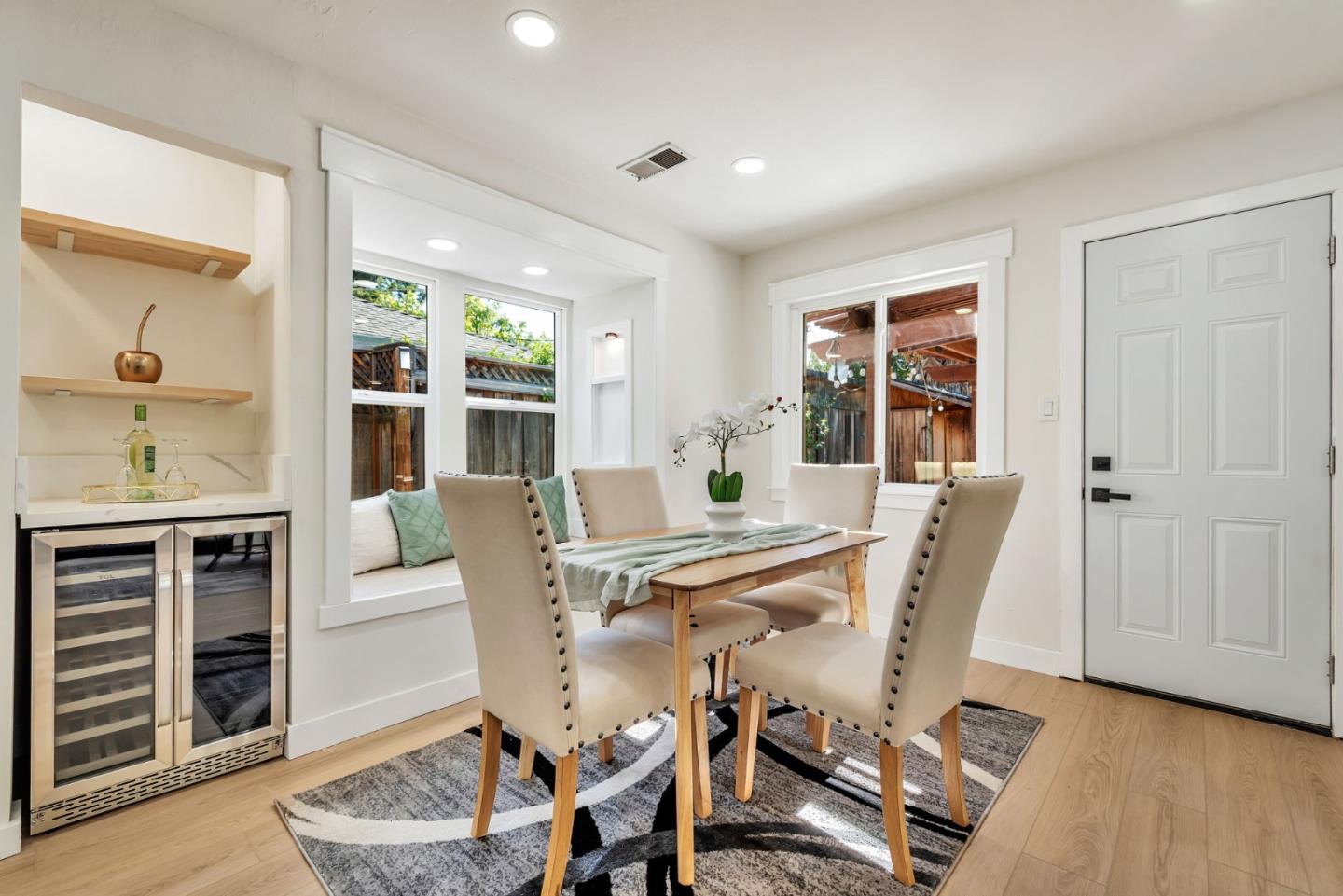 Detail Gallery Image 11 of 29 For 803 Corlista Dr, San Jose,  CA 95128 - 3 Beds | 2 Baths